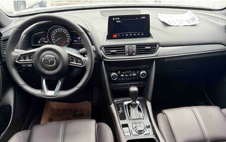 Mazda CX-4, 2022 год, 2 090 000 рублей, 8 фотография