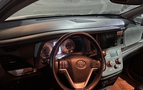 Toyota Sienna III, 2019 год, 1 400 000 рублей, 4 фотография