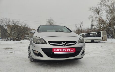 Opel Astra J, 2013 год, 690 000 рублей, 2 фотография