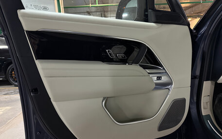 Land Rover Range Rover IV рестайлинг, 2025 год, 25 990 000 рублей, 10 фотография