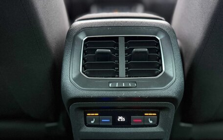 Volkswagen Tiguan II, 2016 год, 1 600 000 рублей, 17 фотография