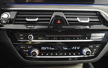 BMW 5 серия, 2019 год, 5 956 900 рублей, 20 фотография