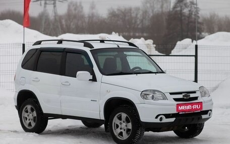 Chevrolet Niva I рестайлинг, 2011 год, 530 000 рублей, 3 фотография
