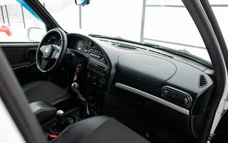 Chevrolet Niva I рестайлинг, 2011 год, 530 000 рублей, 18 фотография