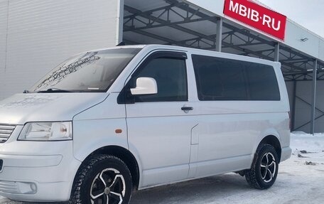 Volkswagen Transporter T5 рестайлинг, 2004 год, 1 000 000 рублей, 1 фотография