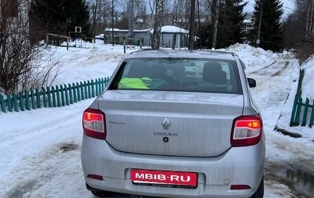 Renault Logan II, 2018 год, 850 000 рублей, 4 фотография