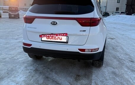 KIA Sportage IV рестайлинг, 2017 год, 2 155 000 рублей, 10 фотография