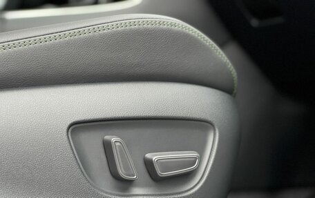 Toyota RAV4, 2025 год, 4 150 000 рублей, 28 фотография