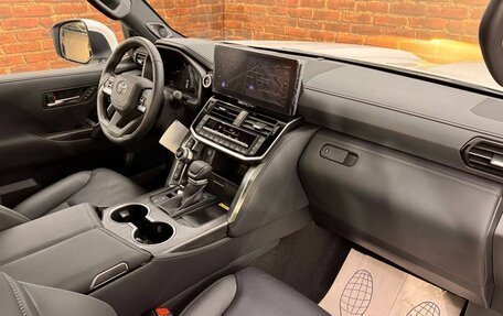 Toyota Land Cruiser, 2025 год, 14 500 000 рублей, 10 фотография