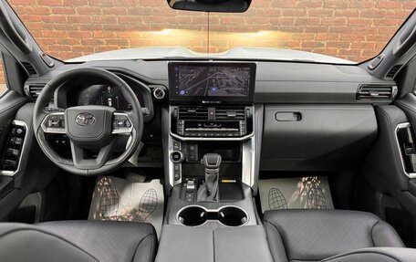 Toyota Land Cruiser, 2025 год, 14 500 000 рублей, 12 фотография