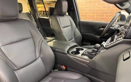 Toyota Land Cruiser, 2025 год, 14 500 000 рублей, 28 фотография