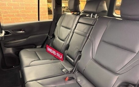 Toyota Land Cruiser, 2025 год, 14 500 000 рублей, 34 фотография