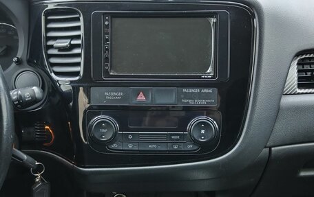 Mitsubishi Outlander III рестайлинг 3, 2017 год, 1 899 000 рублей, 18 фотография