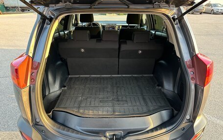 Toyota RAV4, 2013 год, 1 997 000 рублей, 12 фотография