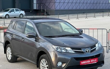 Toyota RAV4, 2013 год, 1 997 000 рублей, 4 фотография