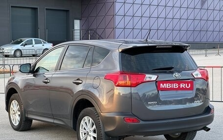 Toyota RAV4, 2013 год, 1 997 000 рублей, 26 фотография