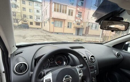Nissan Qashqai, 2010 год, 700 000 рублей, 2 фотография