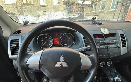 Mitsubishi Outlander III рестайлинг 3, 2010 год, 1 200 000 рублей, 6 фотография