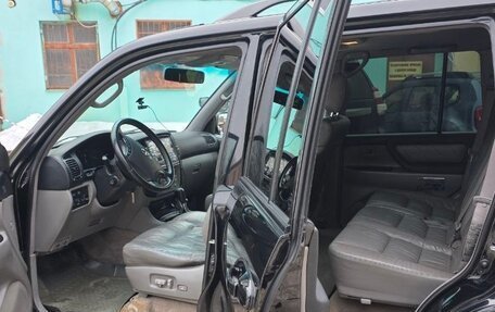 Toyota Land Cruiser 100 рестайлинг 2, 2004 год, 1 970 000 рублей, 5 фотография