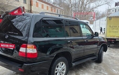 Toyota Land Cruiser 100 рестайлинг 2, 2004 год, 1 970 000 рублей, 7 фотография