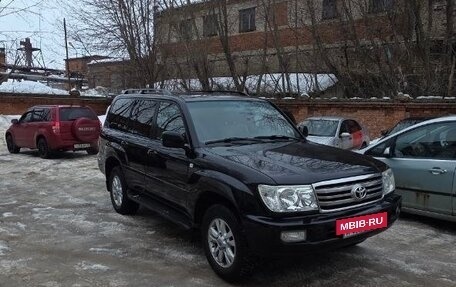 Toyota Land Cruiser 100 рестайлинг 2, 2004 год, 1 970 000 рублей, 2 фотография
