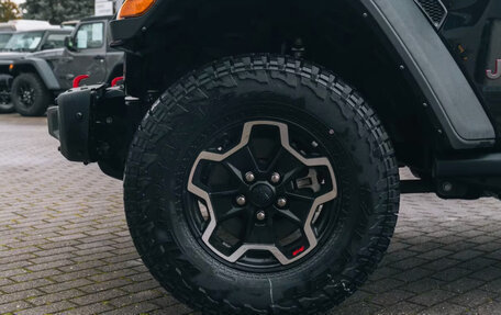 Jeep Gladiator, 2023 год, 5 900 000 рублей, 11 фотография