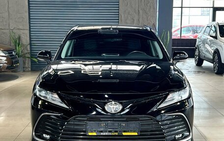 Toyota Camry, 2021 год, 3 220 000 рублей, 2 фотография