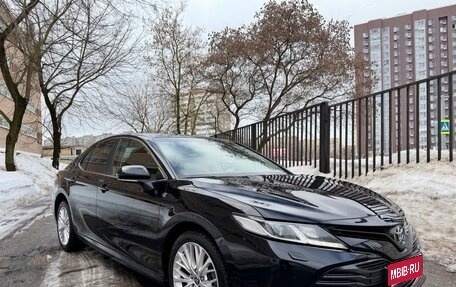 Toyota Camry, 2019 год, 2 600 000 рублей, 1 фотография