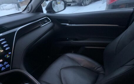 Toyota Camry, 2019 год, 2 920 000 рублей, 15 фотография
