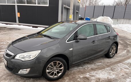 Opel Astra J, 2011 год, 800 000 рублей, 3 фотография