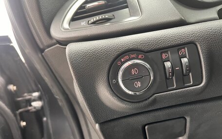 Opel Astra J, 2011 год, 800 000 рублей, 13 фотография