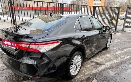 Toyota Camry, 2019 год, 2 600 000 рублей, 10 фотография