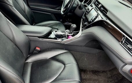 Toyota Camry, 2019 год, 2 600 000 рублей, 12 фотография