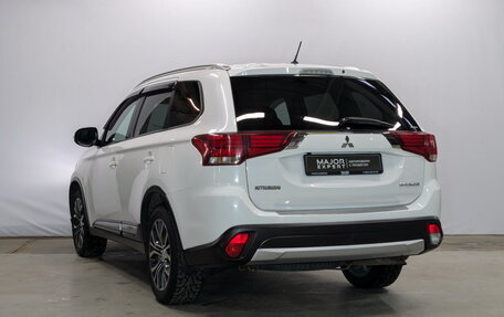 Mitsubishi Outlander III рестайлинг 3, 2016 год, 2 050 000 рублей, 7 фотография