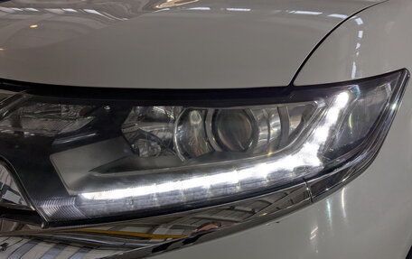 Mitsubishi Outlander III рестайлинг 3, 2016 год, 2 050 000 рублей, 27 фотография