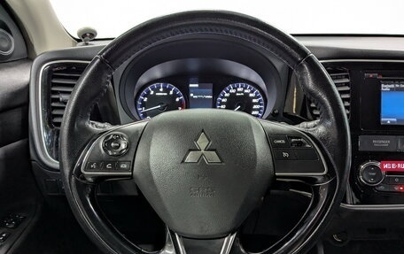 Mitsubishi Outlander III рестайлинг 3, 2016 год, 2 050 000 рублей, 22 фотография