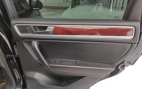 Volkswagen Touareg III, 2011 год, 2 050 000 рублей, 13 фотография