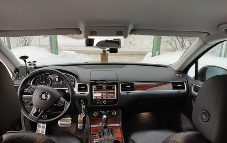 Volkswagen Touareg III, 2011 год, 2 050 000 рублей, 22 фотография