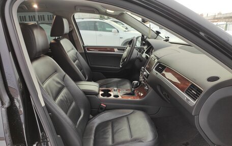 Volkswagen Touareg III, 2011 год, 2 050 000 рублей, 15 фотография