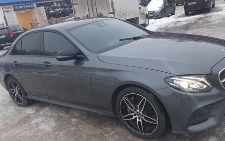 Mercedes-Benz E-Класс, 2017 год, 3 599 000 рублей, 4 фотография