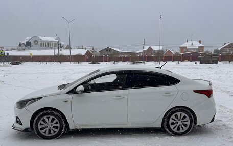 Hyundai Solaris II рестайлинг, 2018 год, 650 000 рублей, 3 фотография