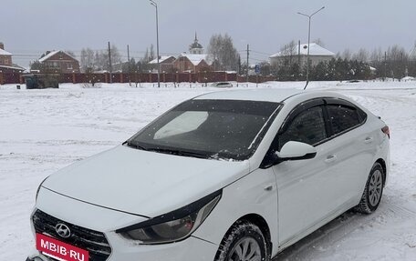 Hyundai Solaris II рестайлинг, 2018 год, 650 000 рублей, 2 фотография