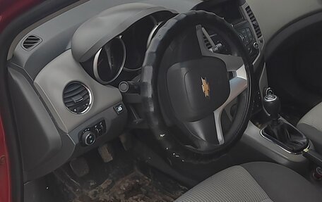 Chevrolet Cruze II, 2010 год, 870 000 рублей, 6 фотография