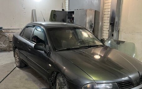 Mitsubishi Carisma I, 2003 год, 265 000 рублей, 1 фотография
