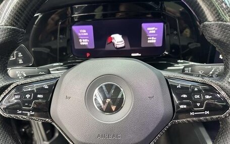 Volkswagen Golf VIII, 2022 год, 1 800 000 рублей, 12 фотография