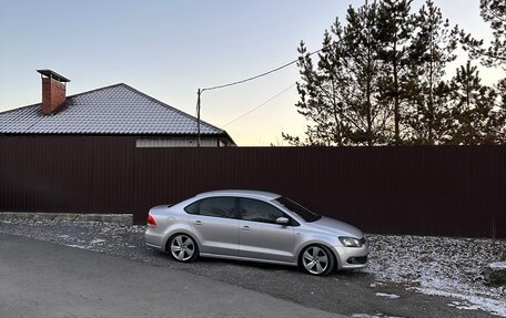 Volkswagen Polo VI (EU Market), 2010 год, 950 000 рублей, 4 фотография