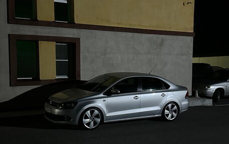 Volkswagen Polo VI (EU Market), 2010 год, 950 000 рублей, 3 фотография