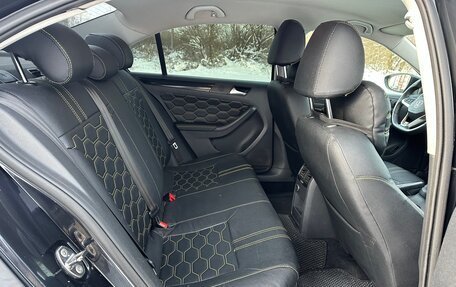 Volkswagen Jetta VI, 2011 год, 950 000 рублей, 10 фотография