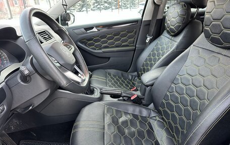 Volkswagen Jetta VI, 2011 год, 950 000 рублей, 14 фотография