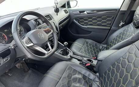 Volkswagen Jetta VI, 2011 год, 950 000 рублей, 15 фотография